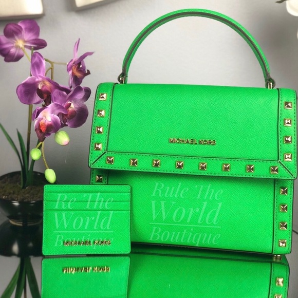 1 DAY SALE!! MICHAEL KORS DILLON STUDDED BAG - Picture 2 of 8